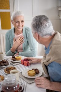 Sitting face to face makes it easier to have a conversation with someone who has hearing loss.